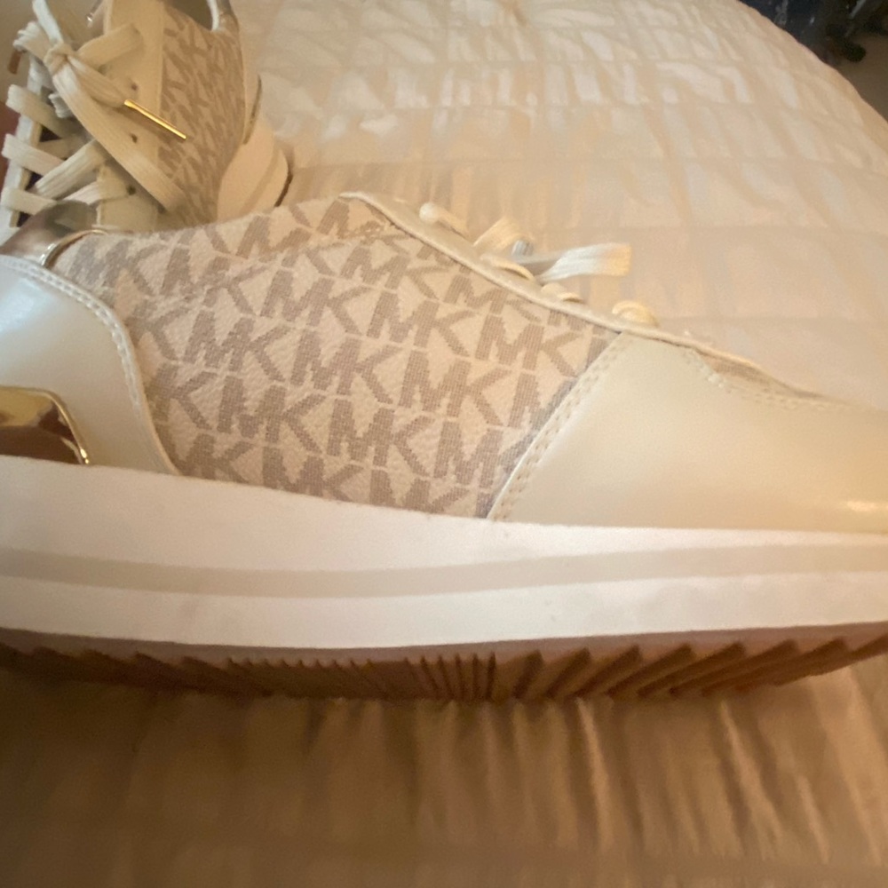MK tennis shoes